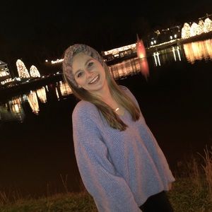 Meet your Posher, Abigail